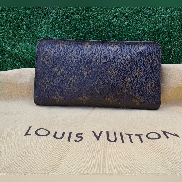 Louis Vuitton Handbags - Louis Vuitton Monogram Zip Around Wallet Monogram Canvas. Date Code TH0065